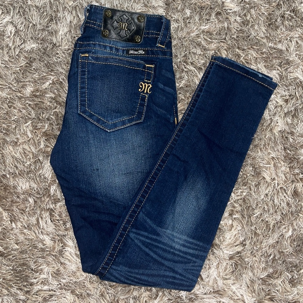 Miss Me, dark wash skinny jeans. Size 25.